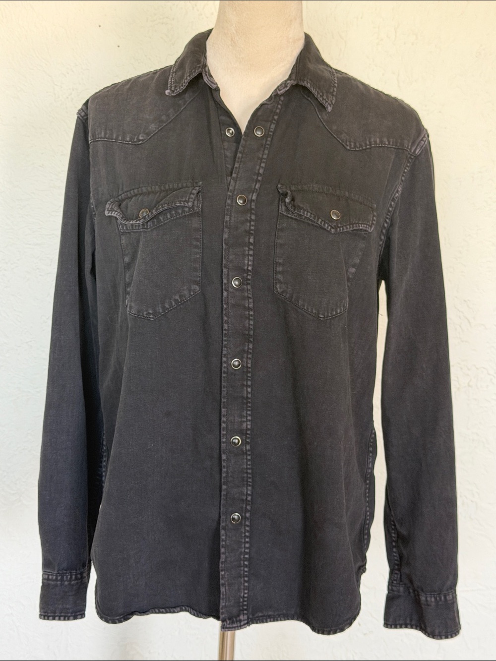 GAP Women’s Black Denim Button-Down Shirt size Medium